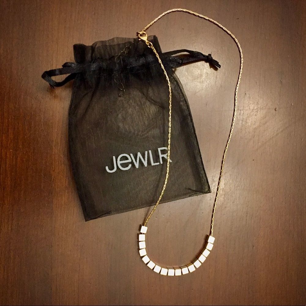 NWOT Beautiful Gold Shade Block Necklace